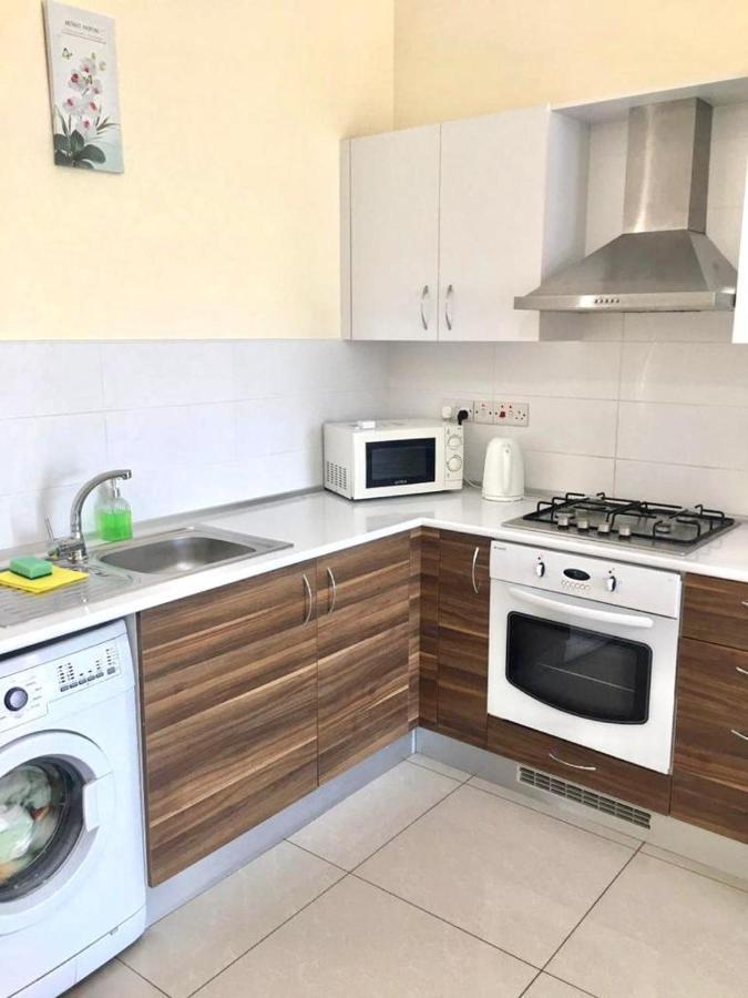 Luxury Two-Bedroom Apartment In Amazing Place Lukomorye C4 Karavas  Eksteriør billede